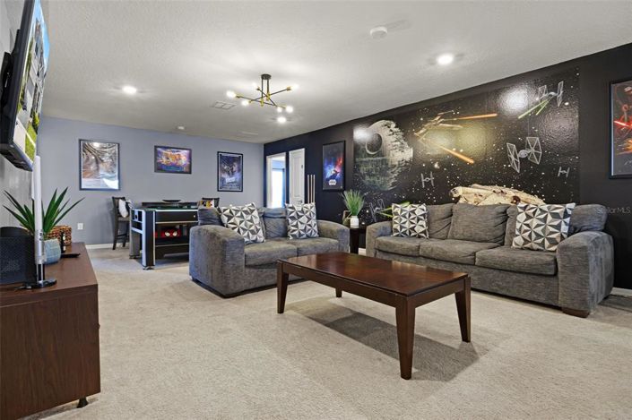 Image No.22-8 Bed Property for sale