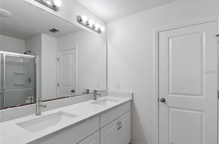 Image No.20-4 Bed Property for sale