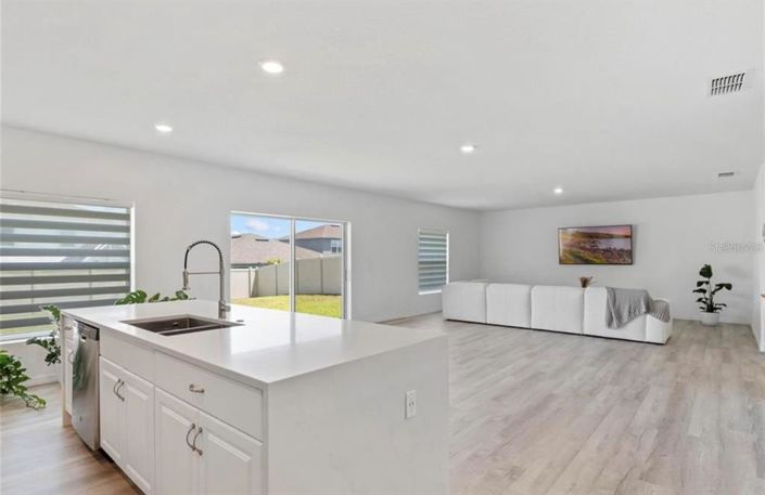 Image No.8-4 Bed Property for sale