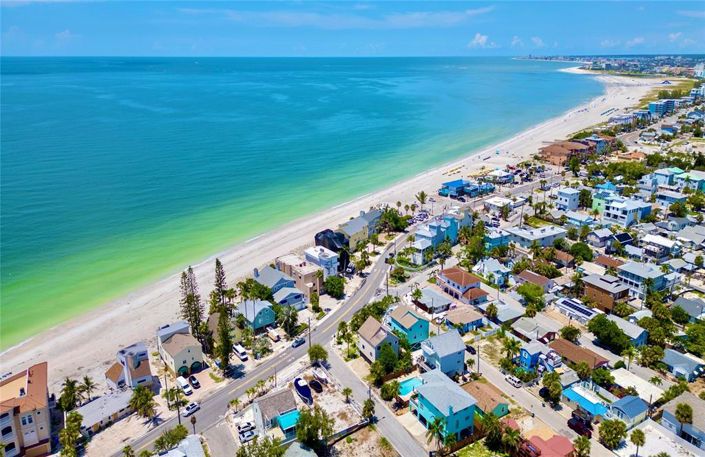 Image No.8-Propriété de 3 chambres à vendre à Treasure Island