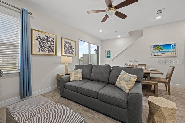 Image No.4-3 Bed Townhouse for sale