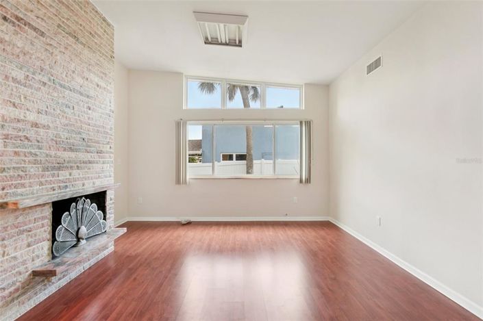 Image No.15-3 Bed Property for sale