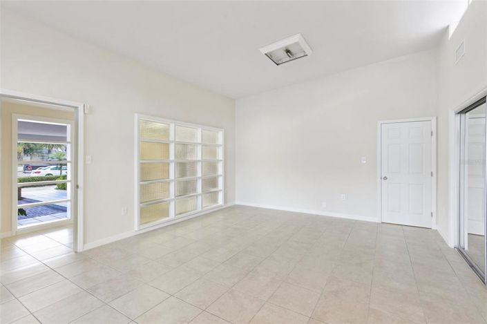 Image No.19-3 Bed Property for sale