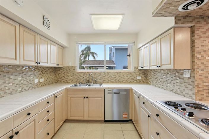 Image No.23-3 Bed Property for sale