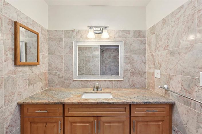 Image No.27-3 Bed Property for sale