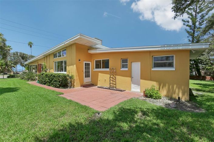 Image No.52-3 Bed Property for sale