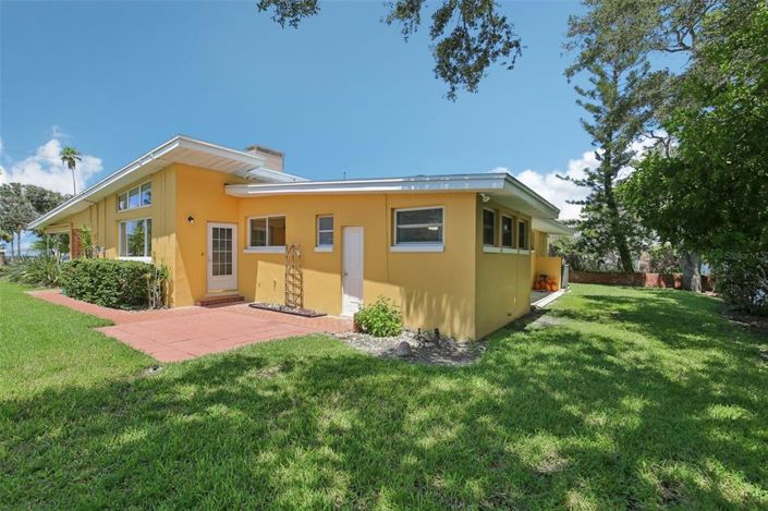 Image No.53-3 Bed Property for sale