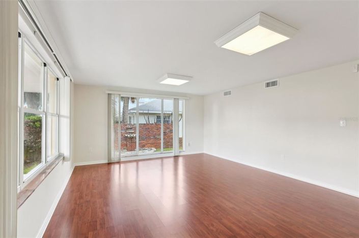 Image No.9-3 Bed Property for sale