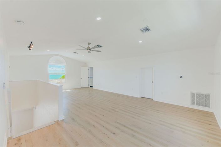 Image No.26-4 Bed Property for sale