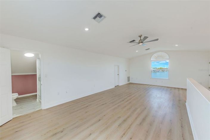 Image No.27-4 Bed Property for sale