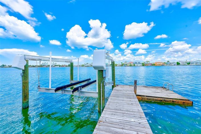 Image No.5-4 Bed Property for sale