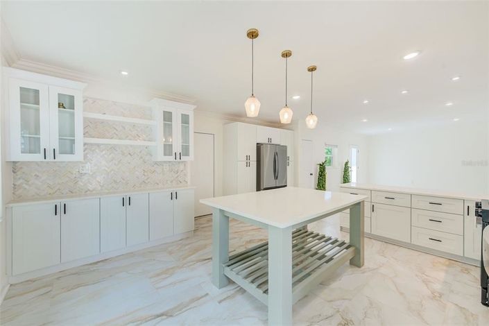 Image No.8-4 Bed Property for sale