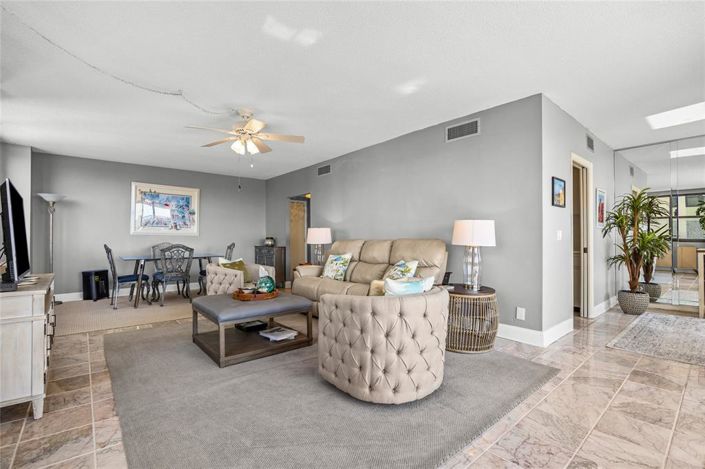 Image No.7-2 Bed Property for sale