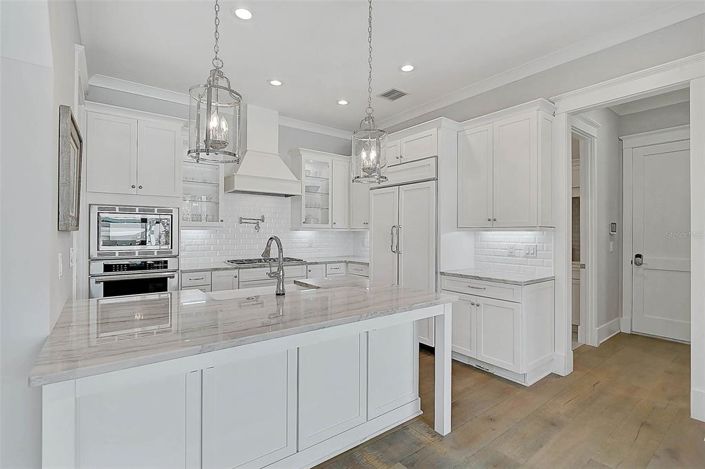 Image No.11-4 Bed Property for sale