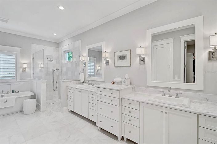 Image No.22-4 Bed Property for sale