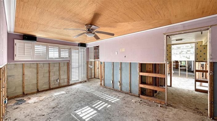 Image No.11-5 Bed Property for sale