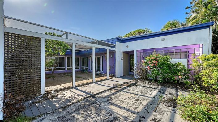 Image No.7-5 Bed Property for sale