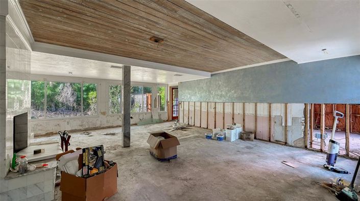 Image No.9-5 Bed Property for sale