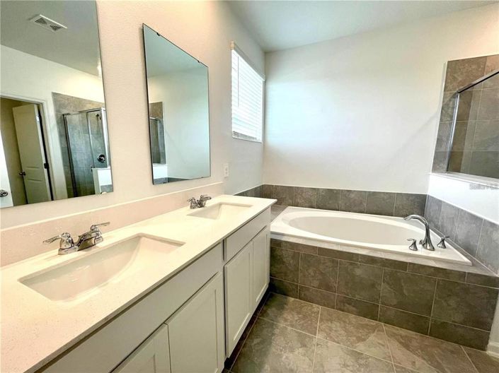 Image No.19-3 Bed Townhouse for sale