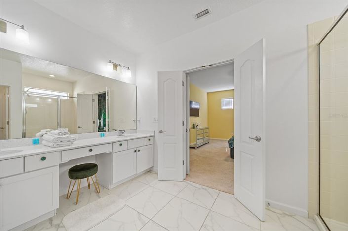 Image No.10-14 Bed Property for sale