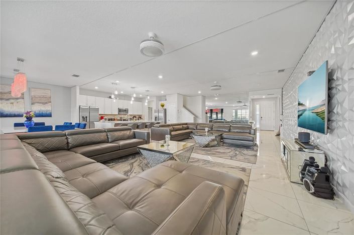 Image No.13-14 Bed Property for sale