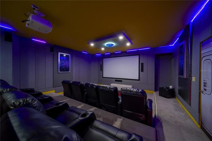 Image No.18-14 Bed Property for sale