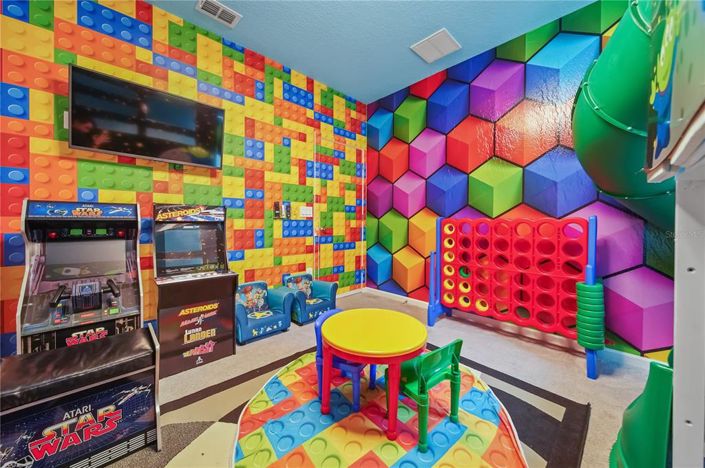 Image No.24-14 Bed Property for sale