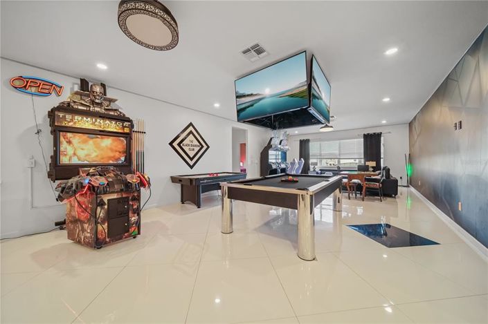 Image No.36-14 Bed Property for sale