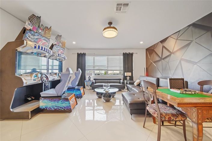 Image No.37-14 Bed Property for sale