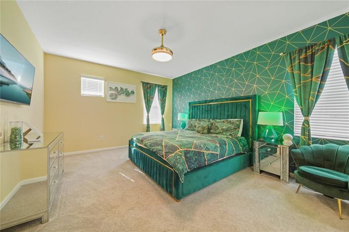 Image No.9-14 Bed Property for sale