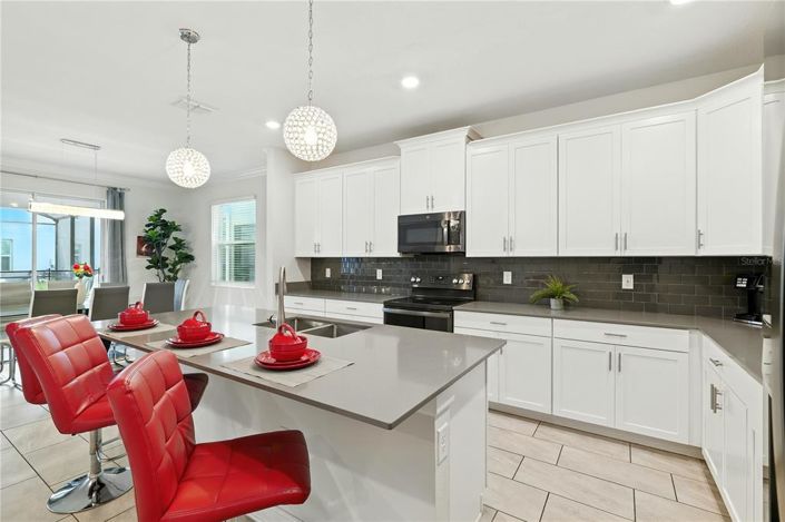 Image No.21-6 Bed Property for sale