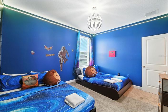 Image No.30-6 Bed Property for sale