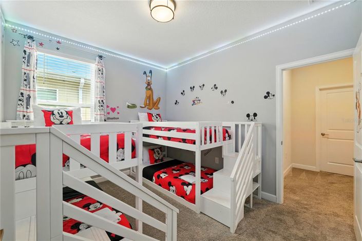 Image No.32-6 Bed Property for sale