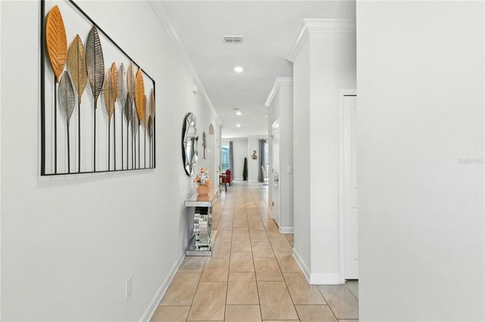 Image No.5-6 Bed Property for sale