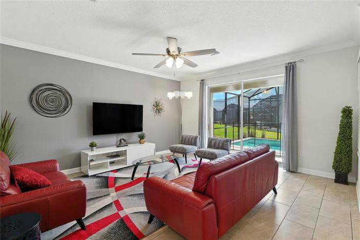 Image No.6-6 Bed Property for sale