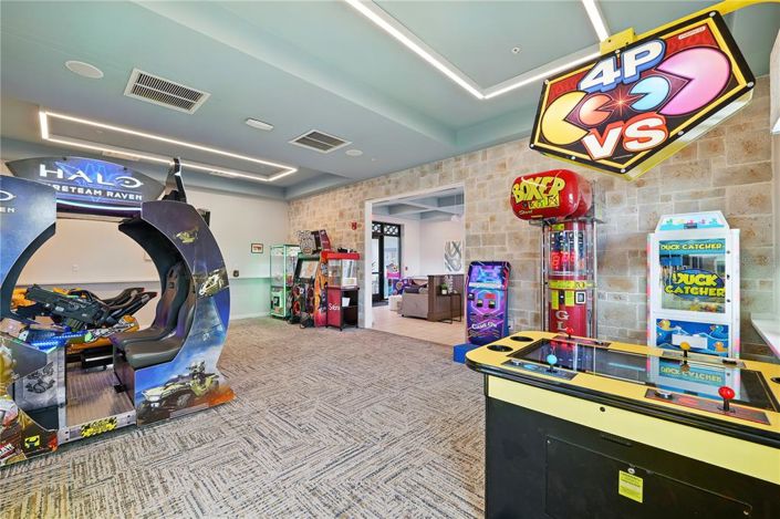 Image No.63-6 Bed Property for sale