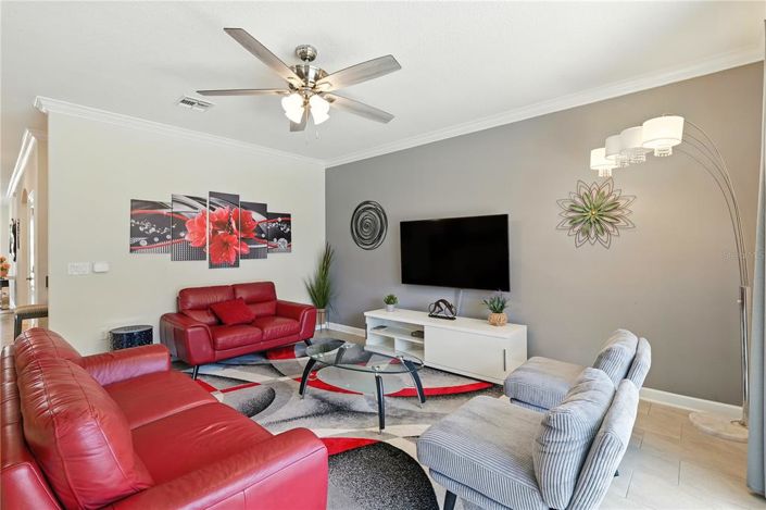 Image No.8-6 Bed Property for sale