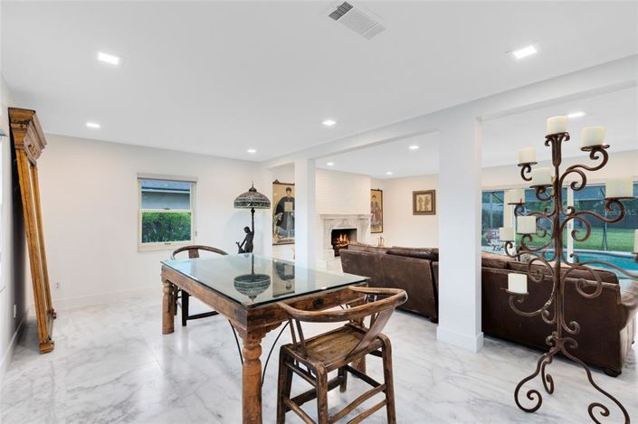 Image No.14-4 Bed Property for sale