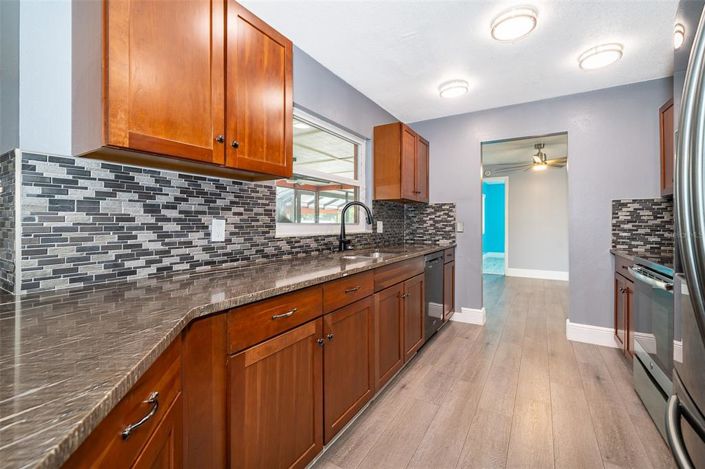 Image No.12-4 Bed Property for sale