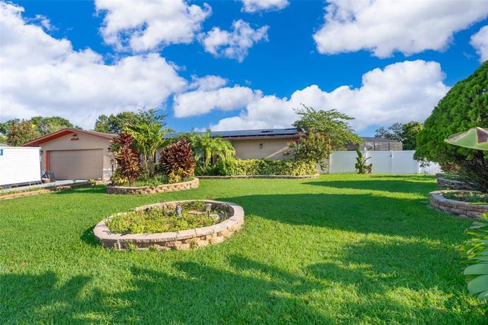 Image No.2-4 Bed Property for sale