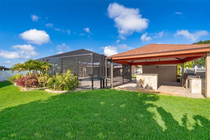 Image No.4-4 Bed Property for sale