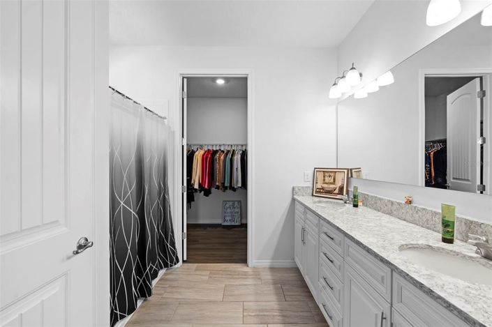 Image No.30-2 Bed Property for sale