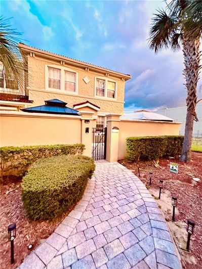 Image No.1-4 Bed Townhouse for sale