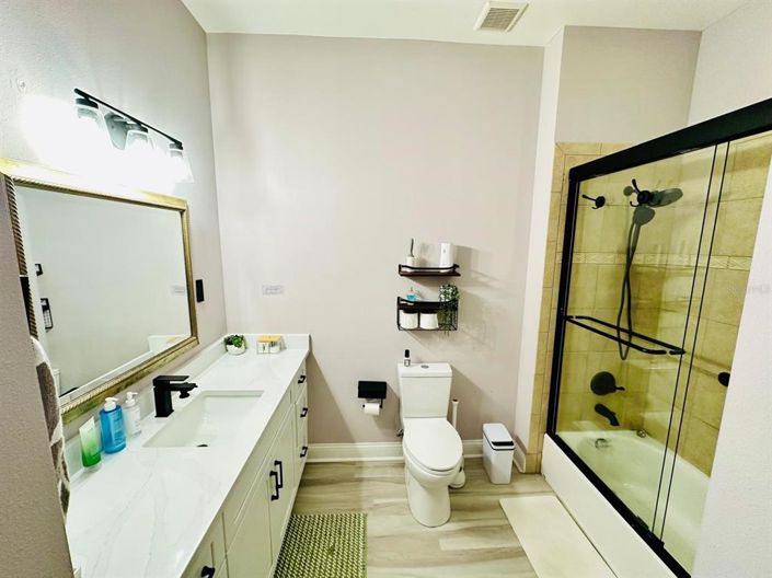 Image No.11-4 Bed Townhouse for sale