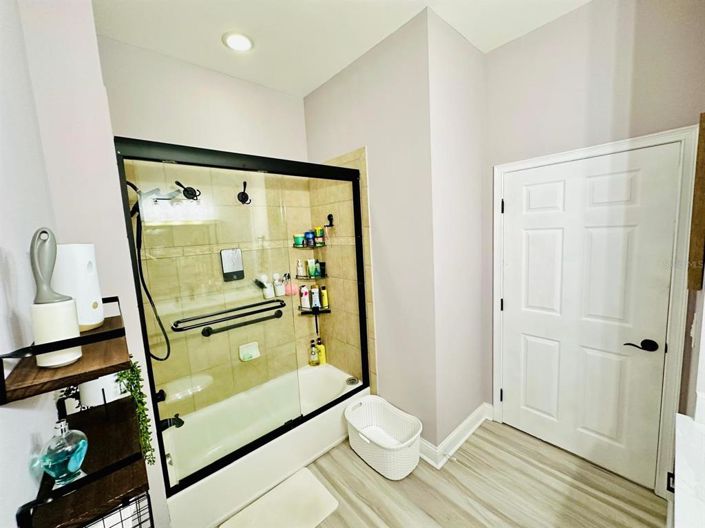 Image No.12-4 Bed Townhouse for sale