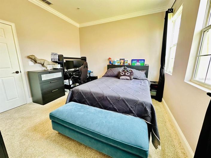 Image No.22-4 Bed Townhouse for sale