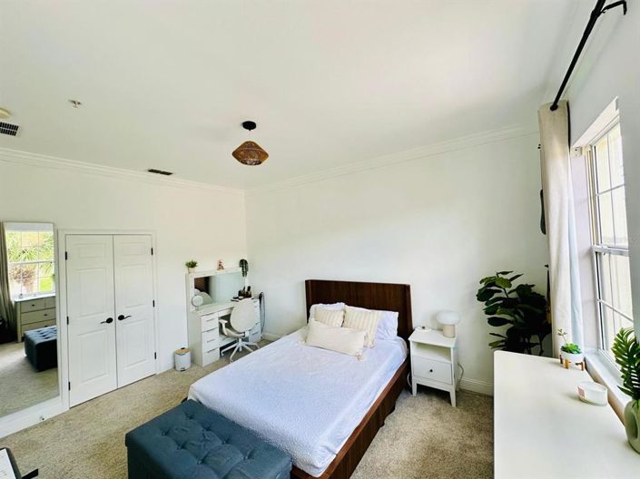 Image No.37-4 Bed Townhouse for sale