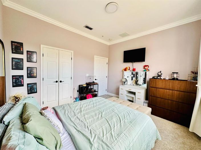 Image No.54-4 Bed Townhouse for sale