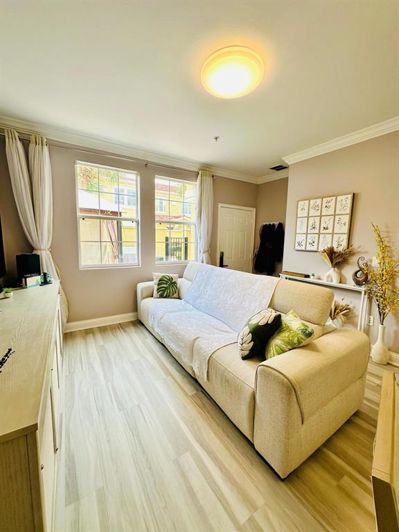 Image No.82-4 Bed Townhouse for sale