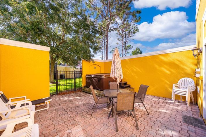 Image No.21-3 Bed Townhouse for sale